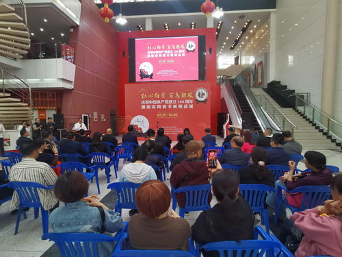 湖南省文化館展出百余件醴陵窯陶瓷書畫藝術精品