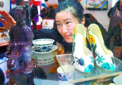 2013年內地的藝術衍生品市場潛力為300億美元-中富證券網-您的證券投資咨詢專業(yè)網站-北京中富金石咨詢旗下網站